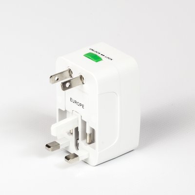 Адаптер для всех типов розеток