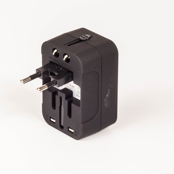 Универсальный адаптер для путешествий (4)